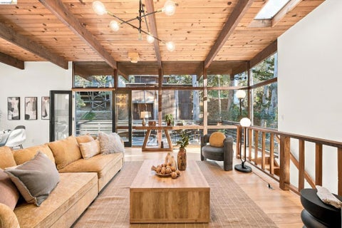 Photo of 6064 Colton Blvd, Oakland, CA 94611 (MLS # 41150598)