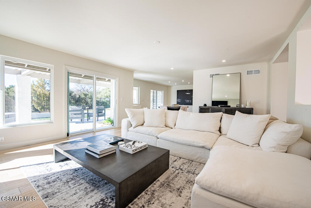 Ben Johnson Fairway NR-745 - 745 - Residential Lease