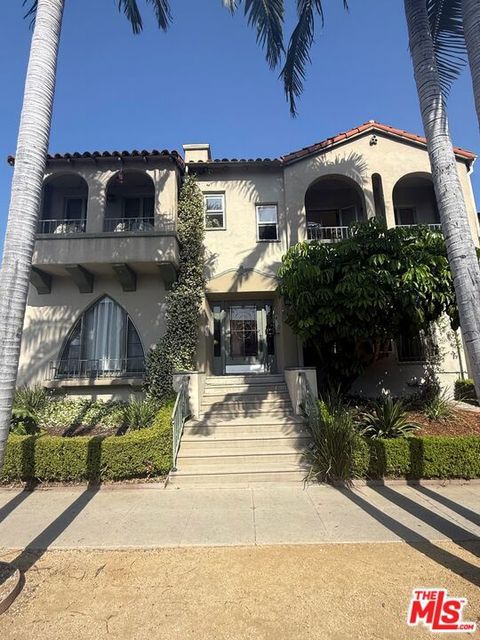 Photo of 444 N Curson Avenue #444 1/2, Los Angeles, CA 90036 (MLS # 26829313)
