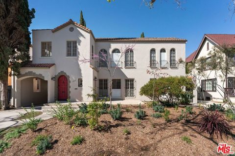 Photo of 125 N Orange Drive, Los Angeles, CA 90036 (MLS # 26661401)