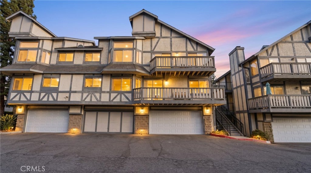 527 S Walnut 3