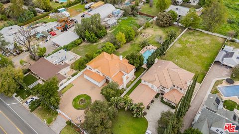 5706 Corbin Avenue Tarzana CA 91356