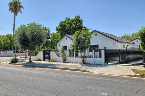 Photo of 18536 Sunburst, Northridge, CA 91324 (MLS # SR26167127)