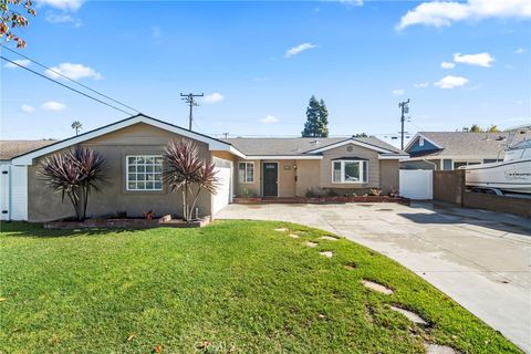 Photo of 16372 Birdie Lane, Huntington Beach, CA 92649 (MLS # OC25181571)