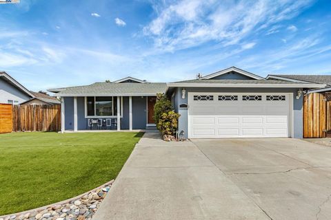 Photo of 5092 Trenary Way Way, San Jose, CA 95118 (MLS # 41112767) Photo of 5092 Trenary Way Way, San Jose, CA 95118 (MLS # 41112767)
