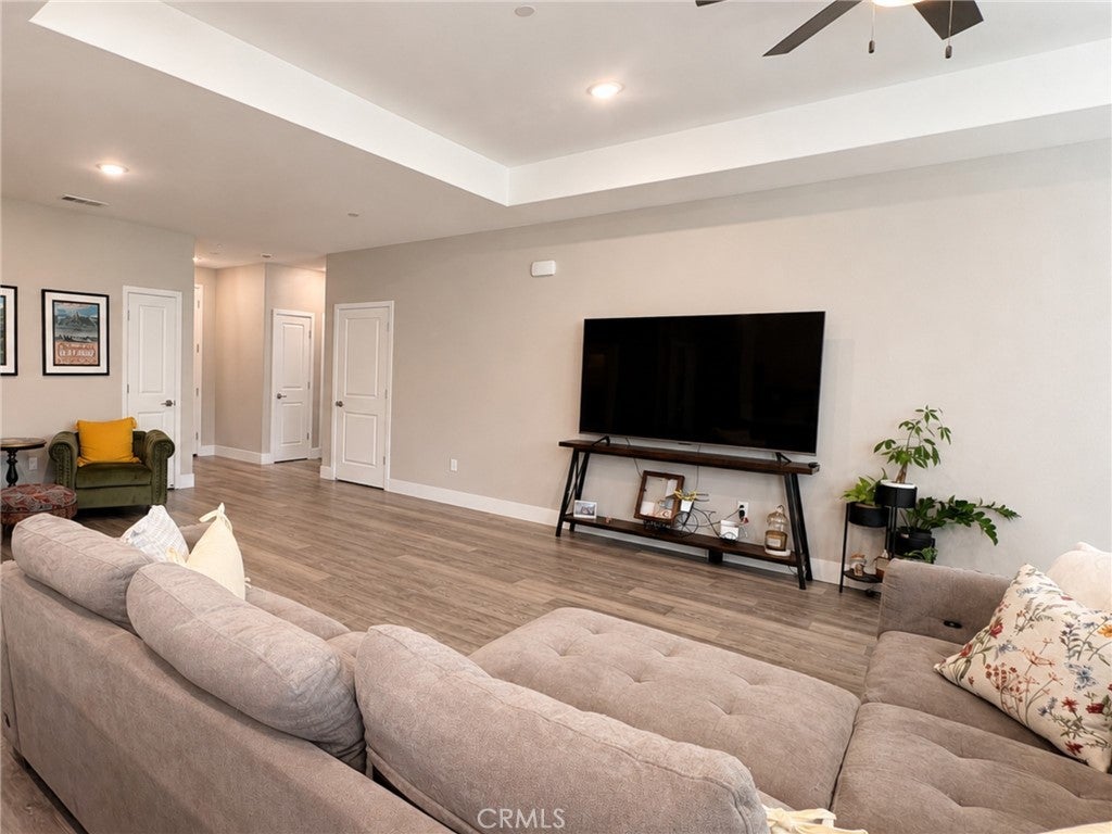 2024 De La Vina Court