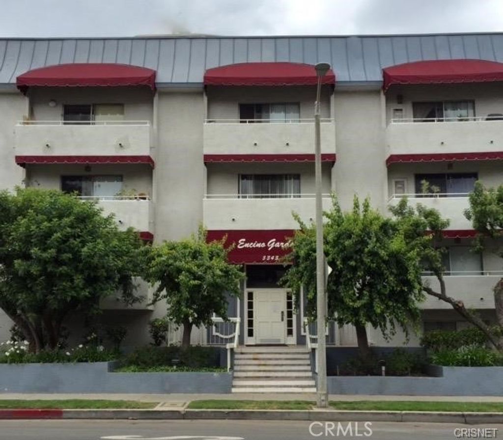 Photo of 5343 Yarmouth Avenue #201, Encino, CA 91316 (MLS # SR26077156)