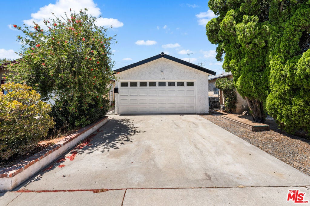 11477 Amboy Avenue