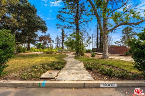 Photo of 14410 Villa Woods Place, Pacific Palisades, CA 90272 (MLS # 26672301)