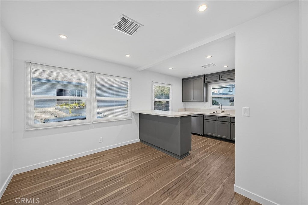 4548 Radnor