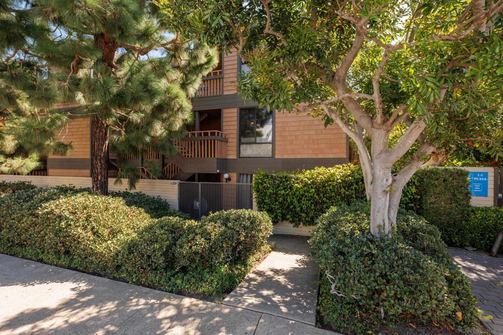 2930 Lawrence