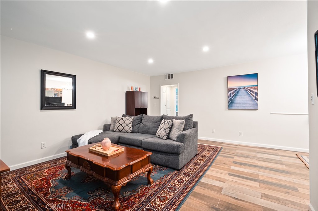 Properties 1 1015 N Michillinda Avenue 104