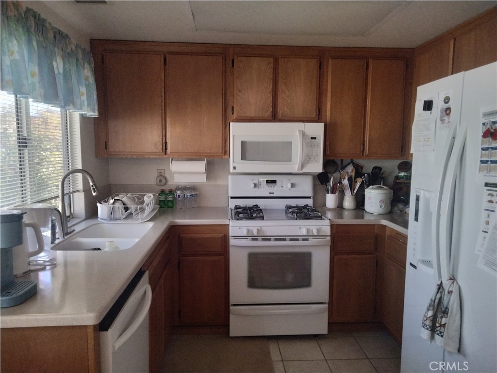 6353 Colonial