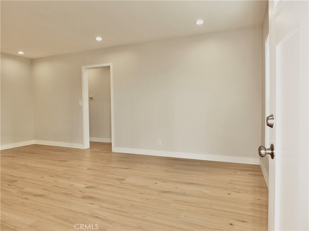1335 W Burnett