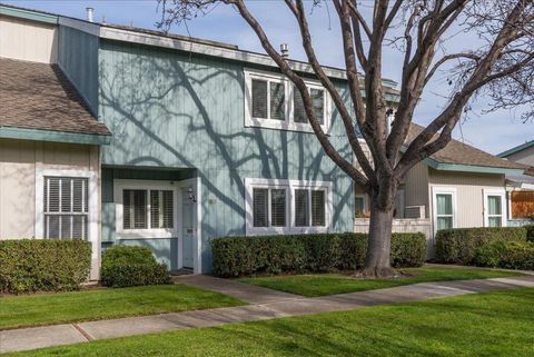 Photo of 1018 Condor Lane, Foster City, CA 94404 (MLS # ML82033352)