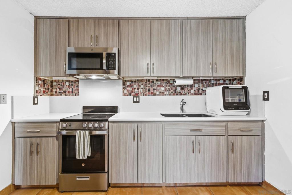 3050 Rue Dorleans 401