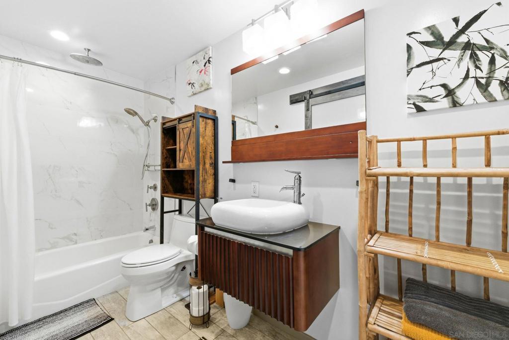 3050 Rue Dorleans 401