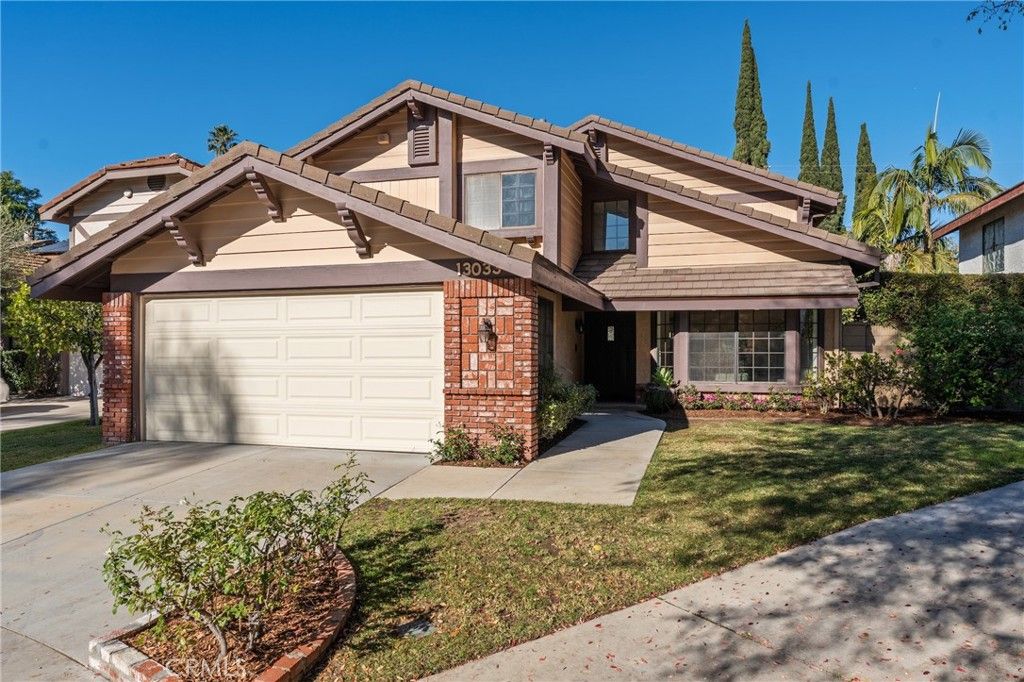 Photo of 13033 Magnolia, Sherman Oaks, CA 91423 (MLS # SR25230212)