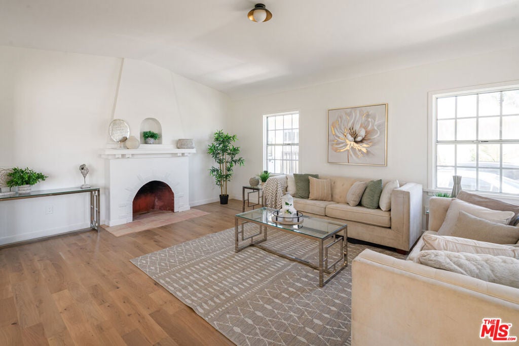 1826 W 78th Street
