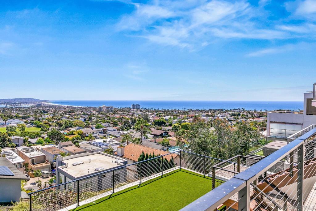 1243  1245 Van Nuys St