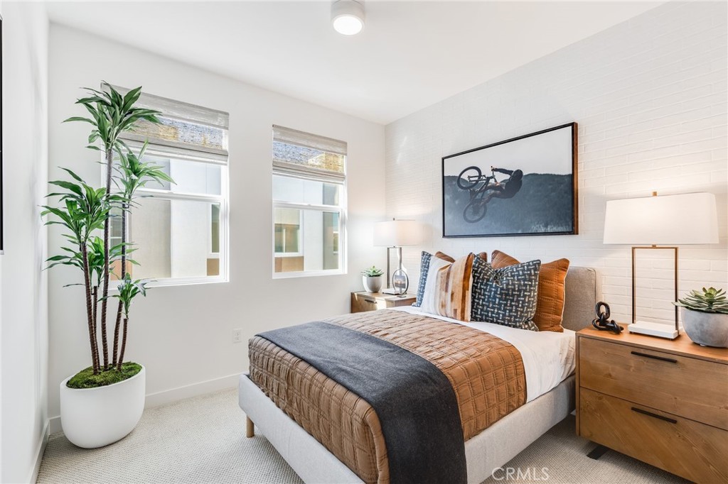 717 Lyon - Residential