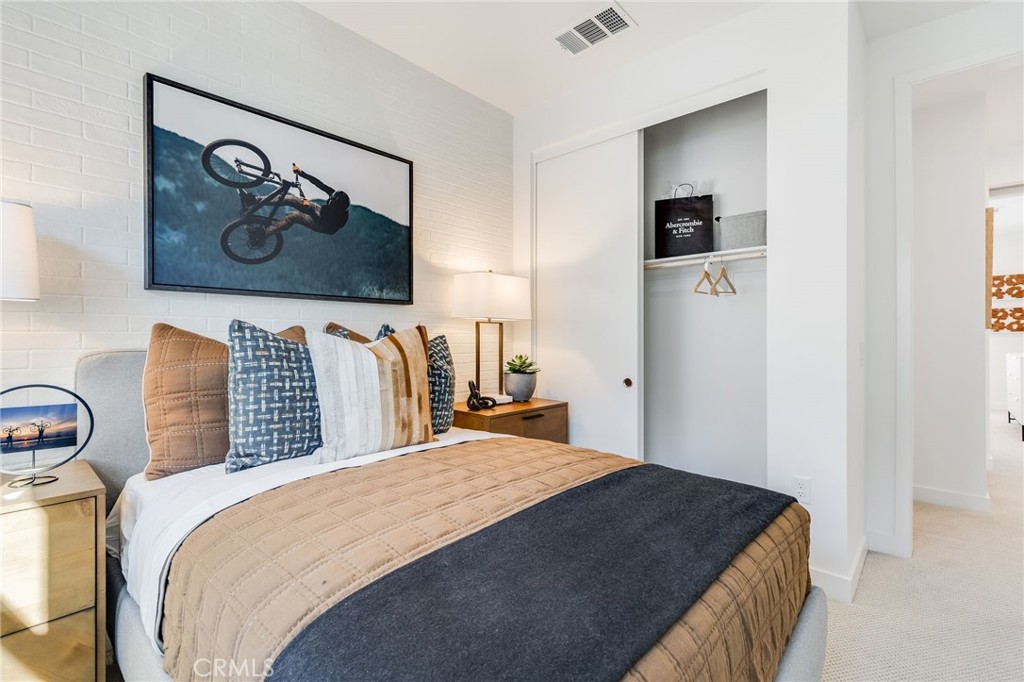 717 Lyon - Residential