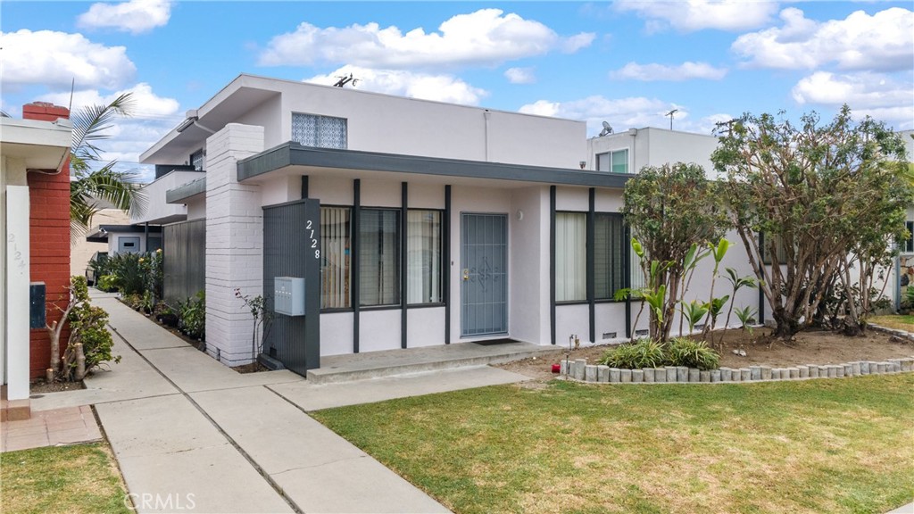 2128 W 157th