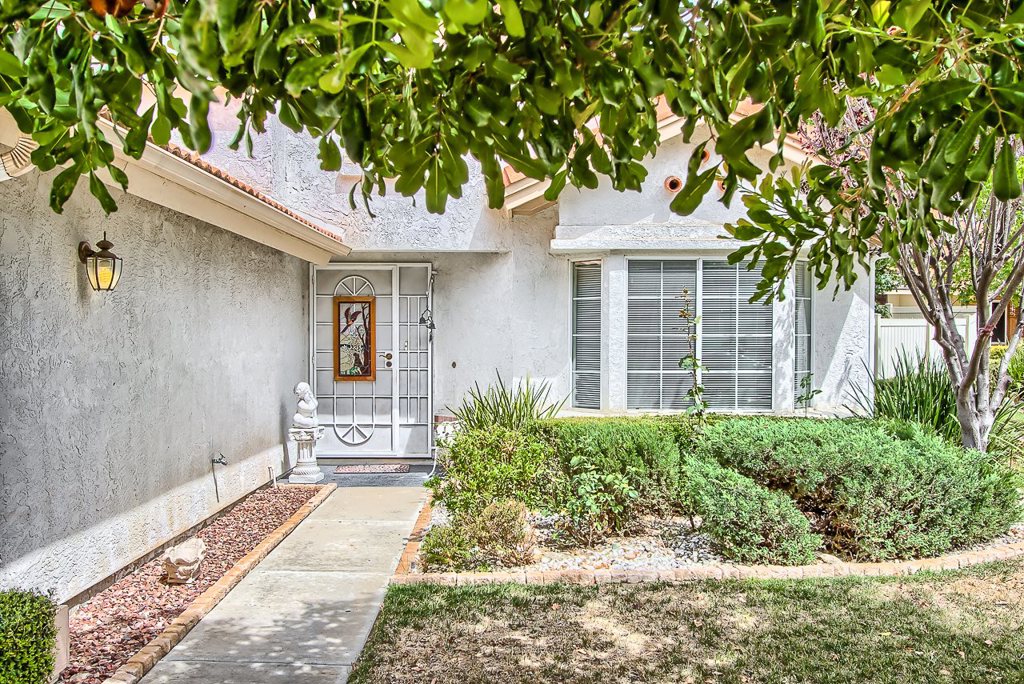 This home is located in the highly desirable Wildflower Neighborhood. Located on a quiet cul-de-sac that is private. It has the largest floor plan in the neighborhood, including a downstairs bedroom and full bath. Great family home with an easy flow for entertaining including the walk out to the covered patio and sparkling pool. The grounds have a park like setting with fountains and bird feeders. This adorable home is a must see!! Neighborhoods: Wildflower Equipment: Dryer,Garage Door Opener,Pool/Spa/Equipment, Range/Oven, Washer, Water Filtration Other Fees: 0 Sewer: Sewer Connected Topography: LL