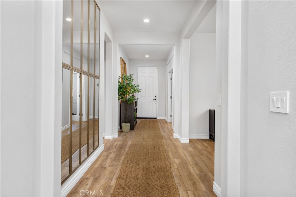 30193 Trois Valley Street