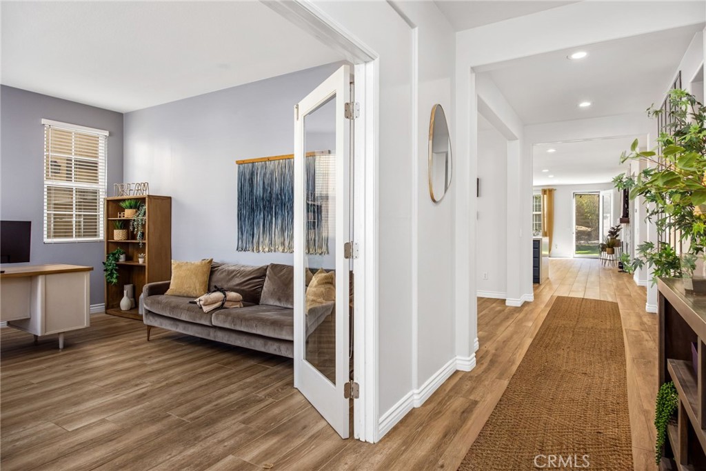 30193 Trois Valley Street