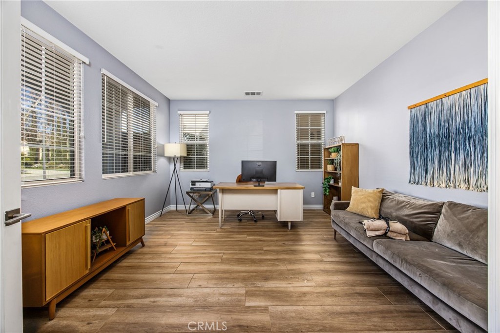 30193 Trois Valley Street