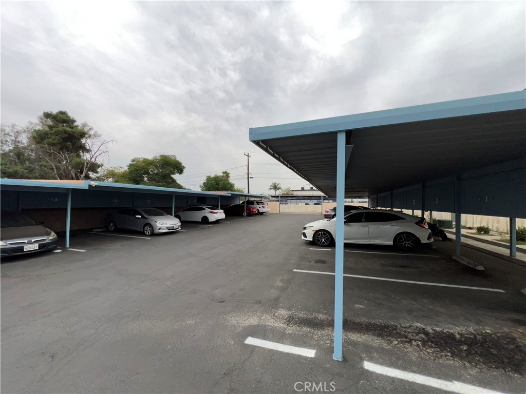 1525 E Lynwood Drive