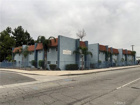 1525 E Lynwood Drive San Bernardino CA 92404