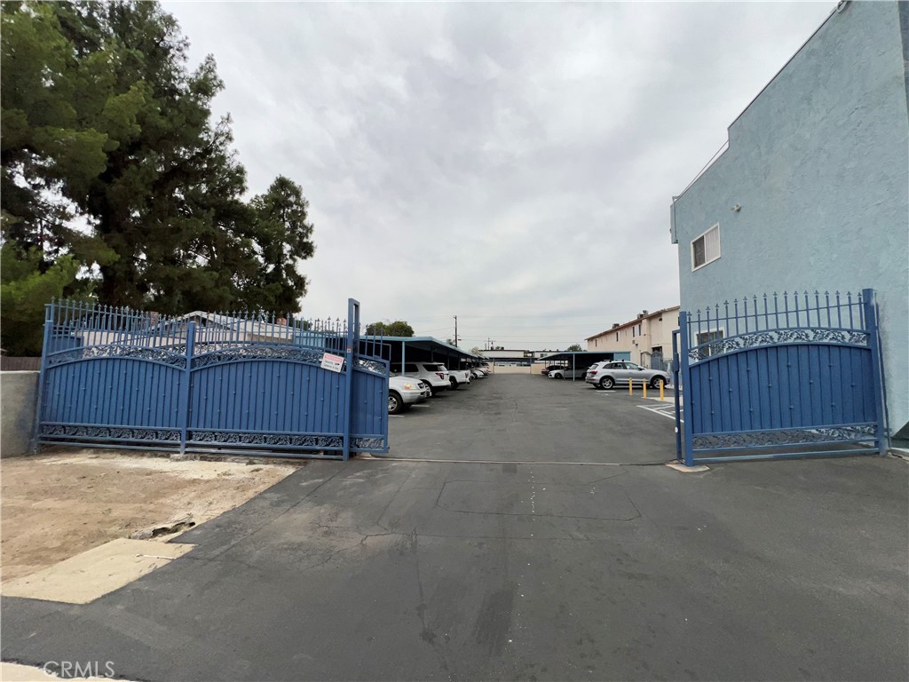 1525 E Lynwood Drive
