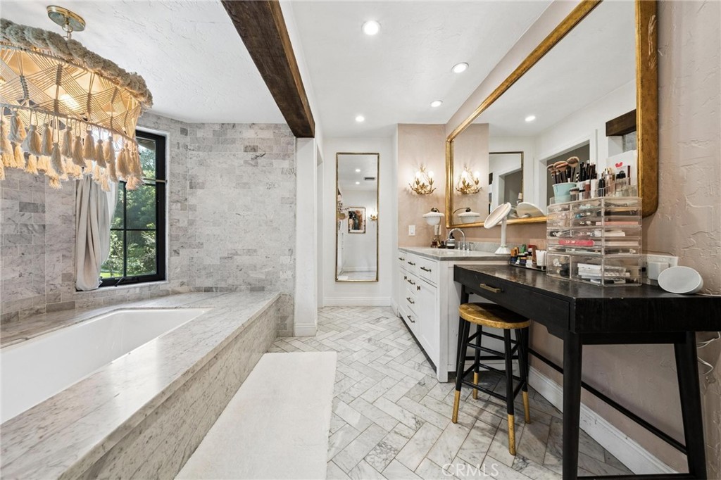 Canyon Country, California, 91387, United States, 5 Bedrooms Bedrooms, ,5 BathroomsBathrooms,Residential,Active,2037136