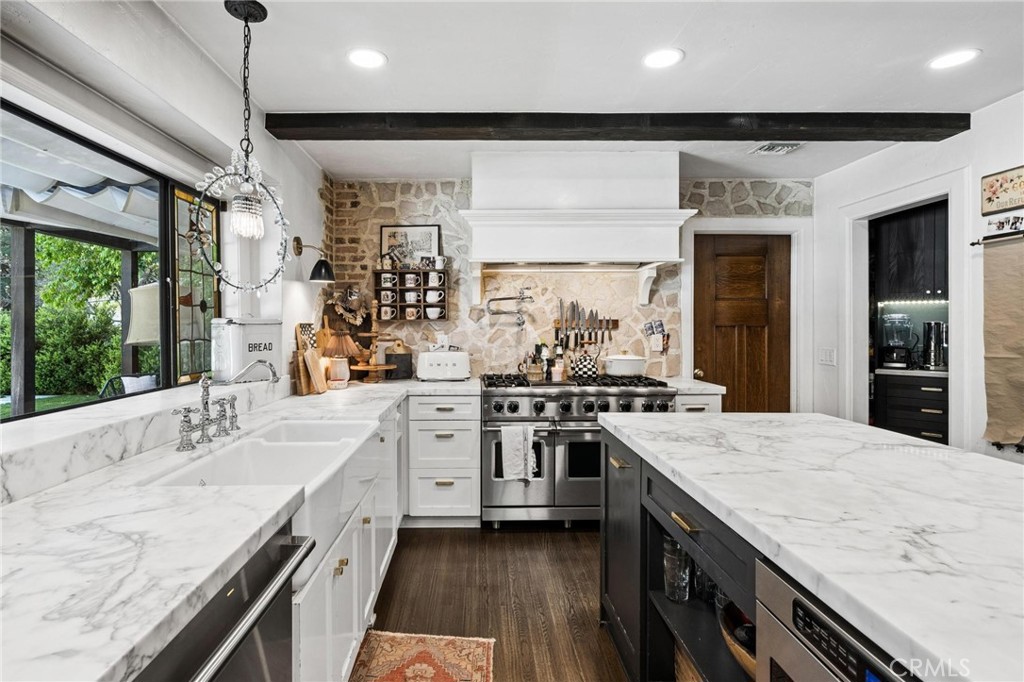 Canyon Country, California, 91387, United States, 5 Bedrooms Bedrooms, ,5 BathroomsBathrooms,Residential,Active,2037136