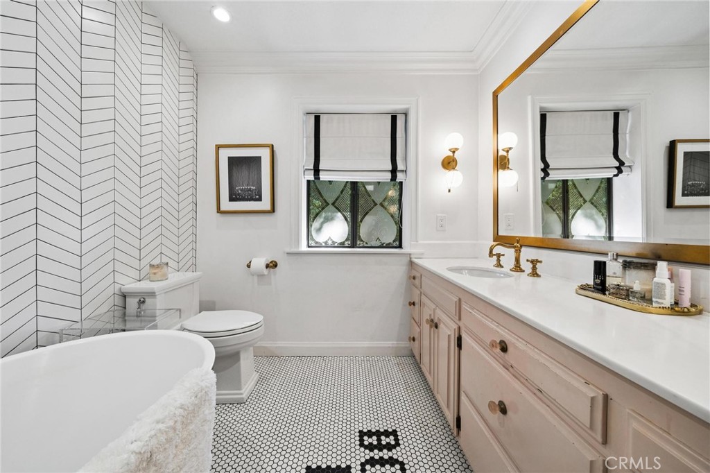 Canyon Country, California, 91387, United States, 5 Bedrooms Bedrooms, ,5 BathroomsBathrooms,Residential,Active,2037136