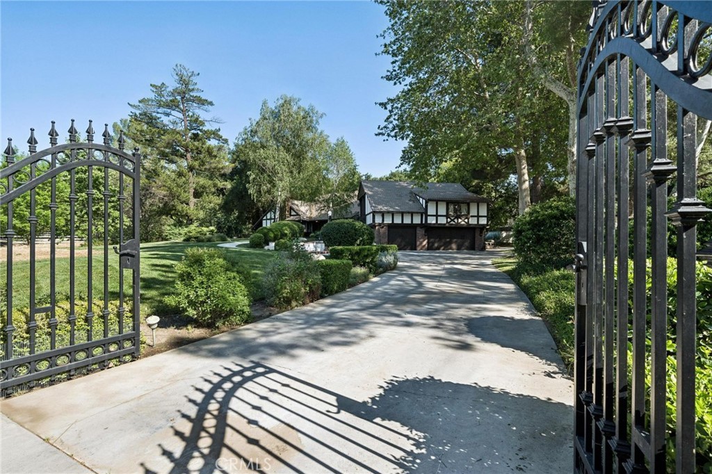 Canyon Country, California, 91387, United States, 5 Bedrooms Bedrooms, ,5 BathroomsBathrooms,Residential,Active,2037136