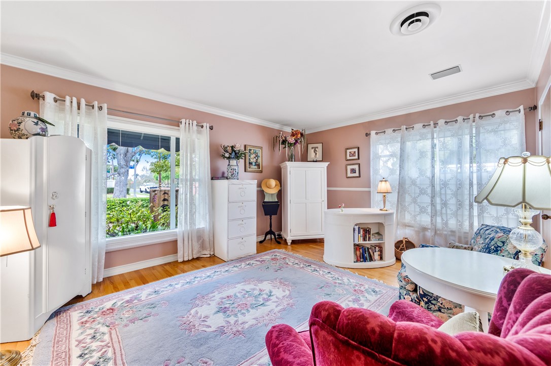 Alamitos Heights (AH) - Residential
