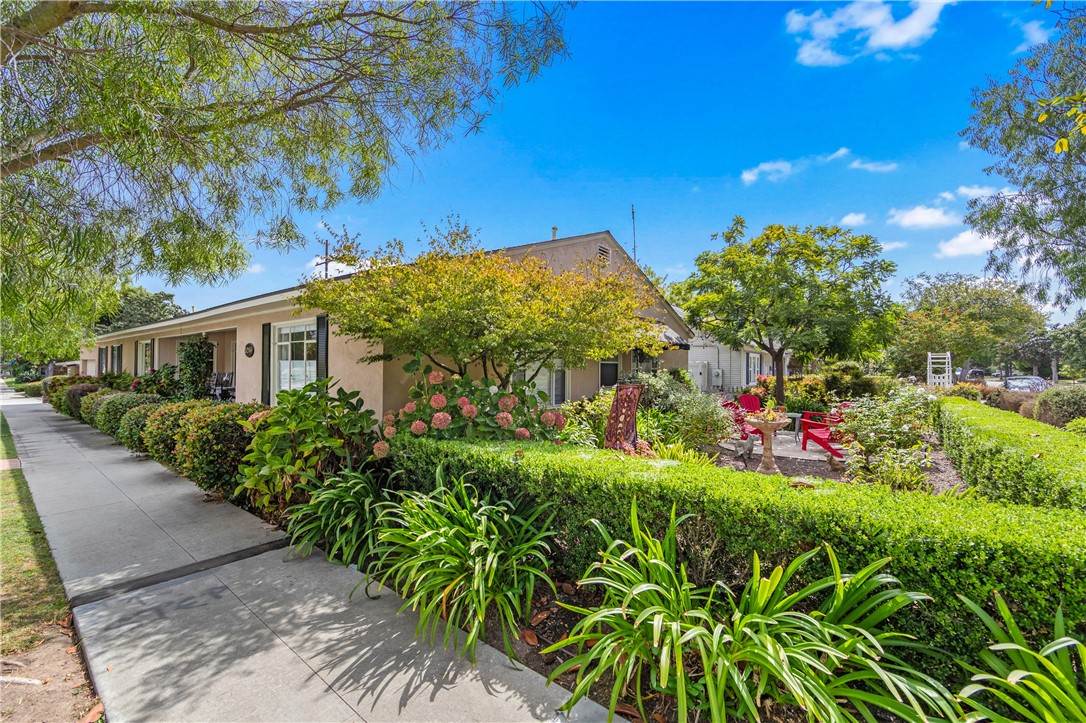 Alamitos Heights (AH) - Residential