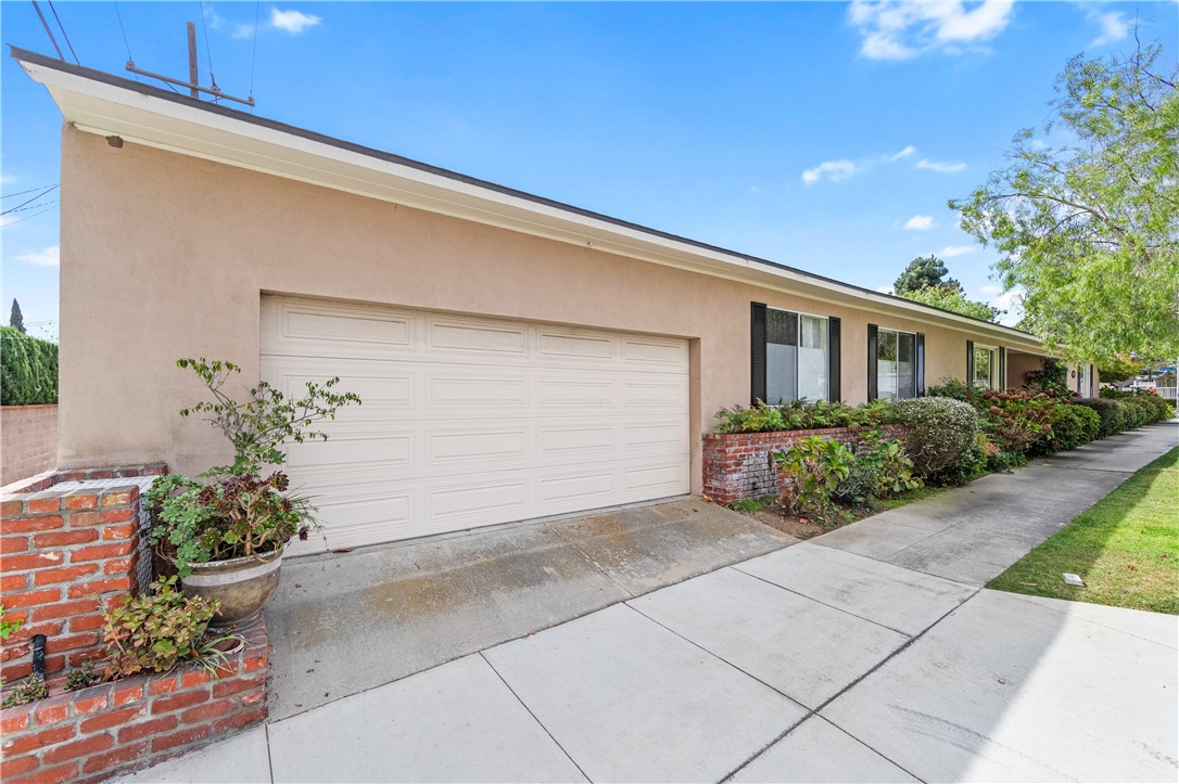 Alamitos Heights (AH) - Residential