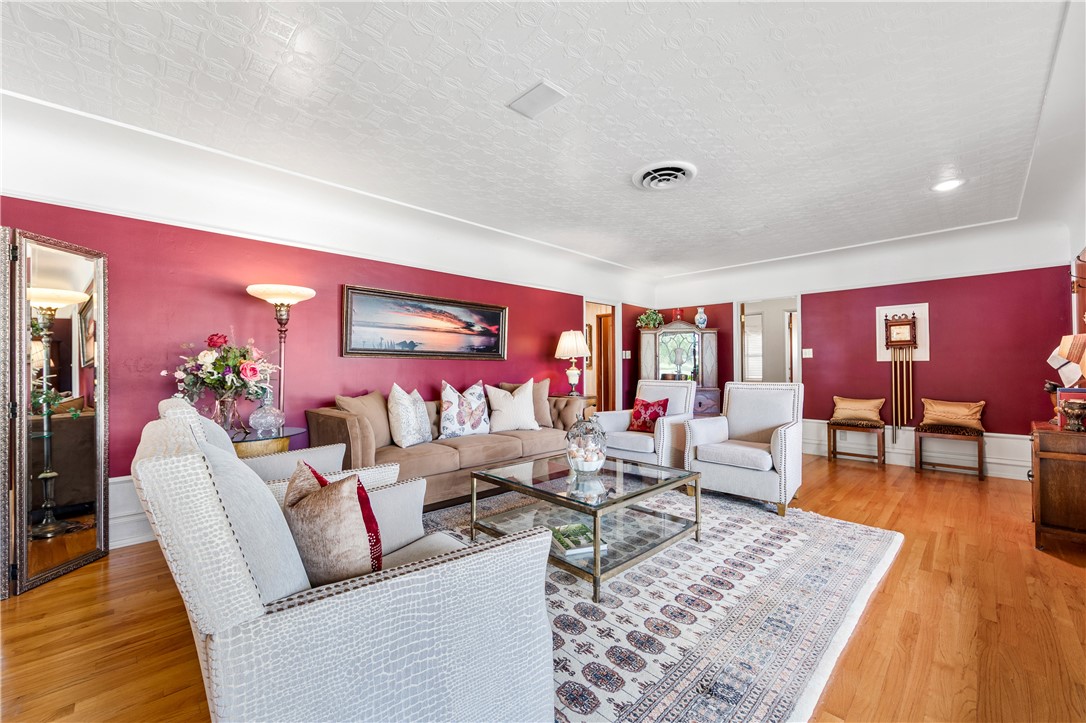 Alamitos Heights (AH) - Residential