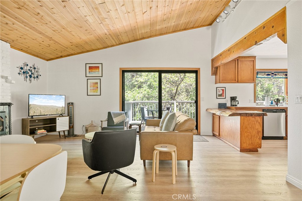 1080 Chateau Drive