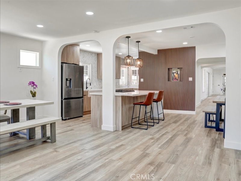 323 N Janss