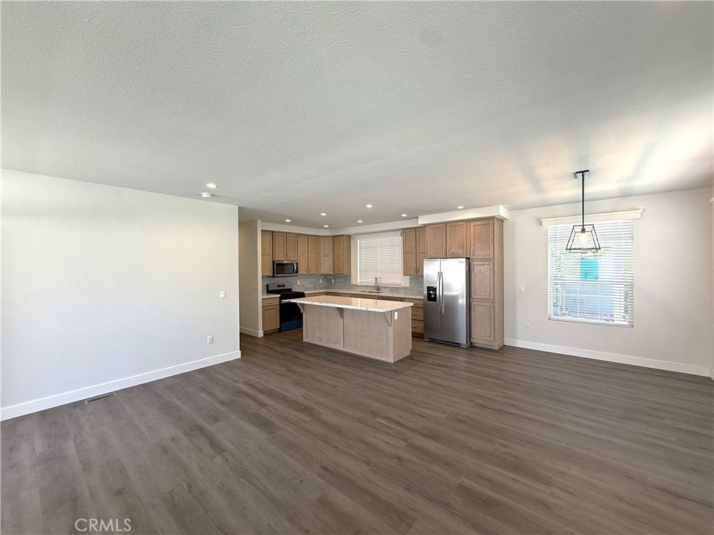 929 E Foothill Boulevard 13