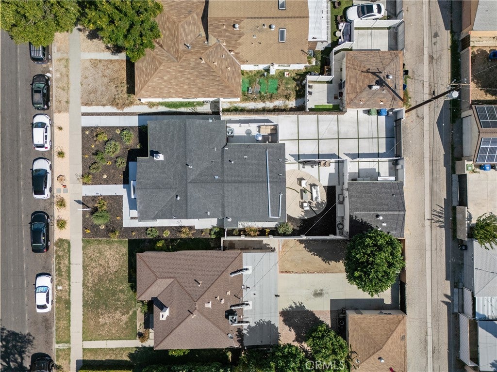 Properties 3 18216 Hartland Street