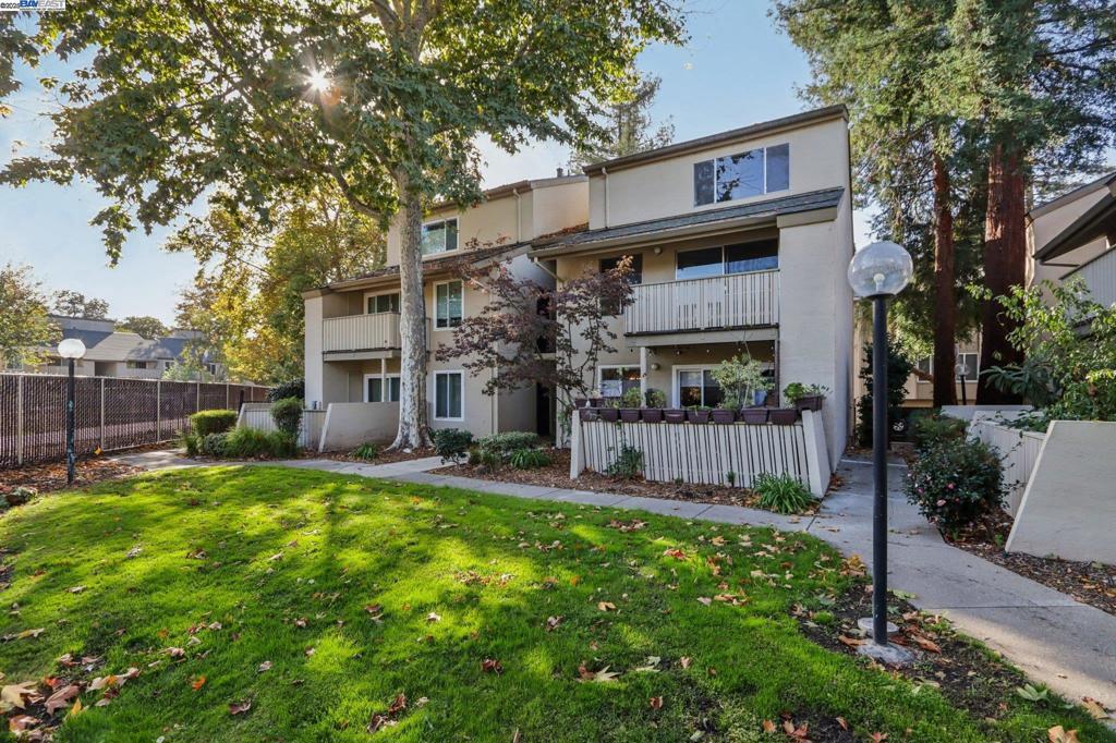 WALNUT CREEK - Residential