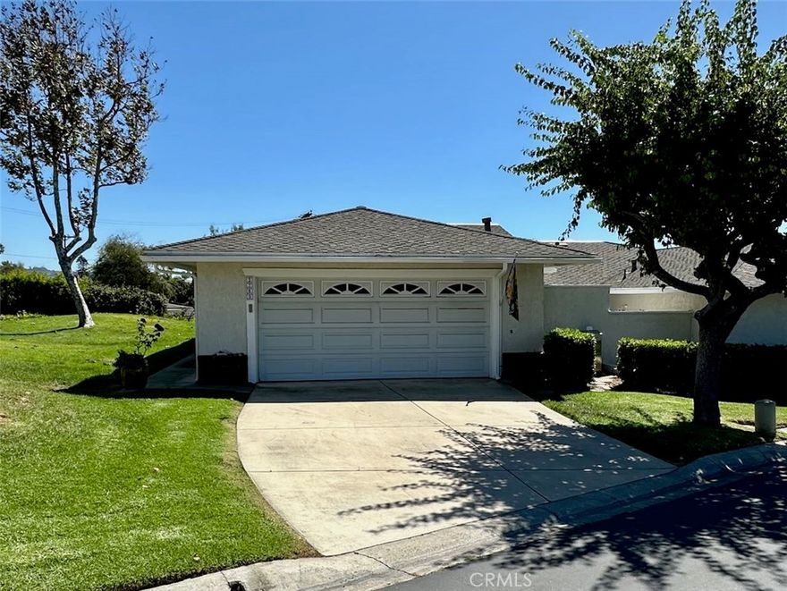 Beautiful single level, 2 bedroom, 2 bath in Seascape Village, San Clemente. You will feel at home when you enter this beautifully appointed home. Designer paint and touches throughout. This home boasts a lovely kitchen with granite counter tops and stainless steel appliances, dining room, family room and private enclosed patio with built in BBQ and expansive peak a boo ocean view. Clubhouse with tennis courts and pool.

2 car attached garage, laundry hook ups. End unit offering expansive grass area between units for additional beauty and privacy.  Located close to shopping and freeway access. Just minutes from downtown San Clemente and beach access. Don't Wait!  Make this wonderful space your new home!