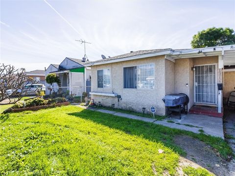 Photo of 1316 W L Street St, Wilmington, CA 90744 (MLS # PW26049778)