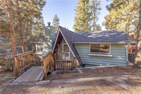Photo of 107 E Aeroplane Blvd, Big Bear City, CA 92314 (MLS # IG26005182)